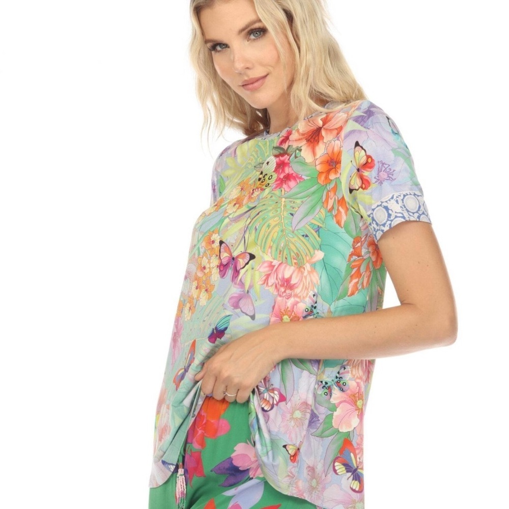 Johnny Was Floral Butterfly Multi Color Short Sleeve Tee Sz Med